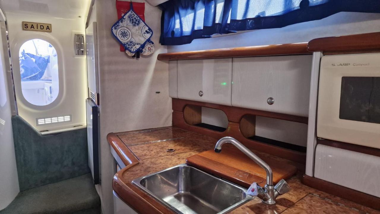 ホテル Sea & Tasty - Boat House ポンタ・デルガダ エクステリア 写真